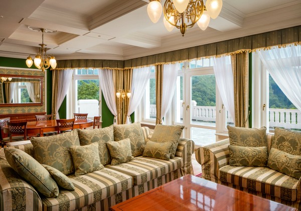 room-deluxe-suite-4_16545946627872.jpg